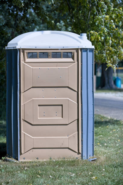 Affordable portable toilet rental in Florida Gulf Coast University, FL